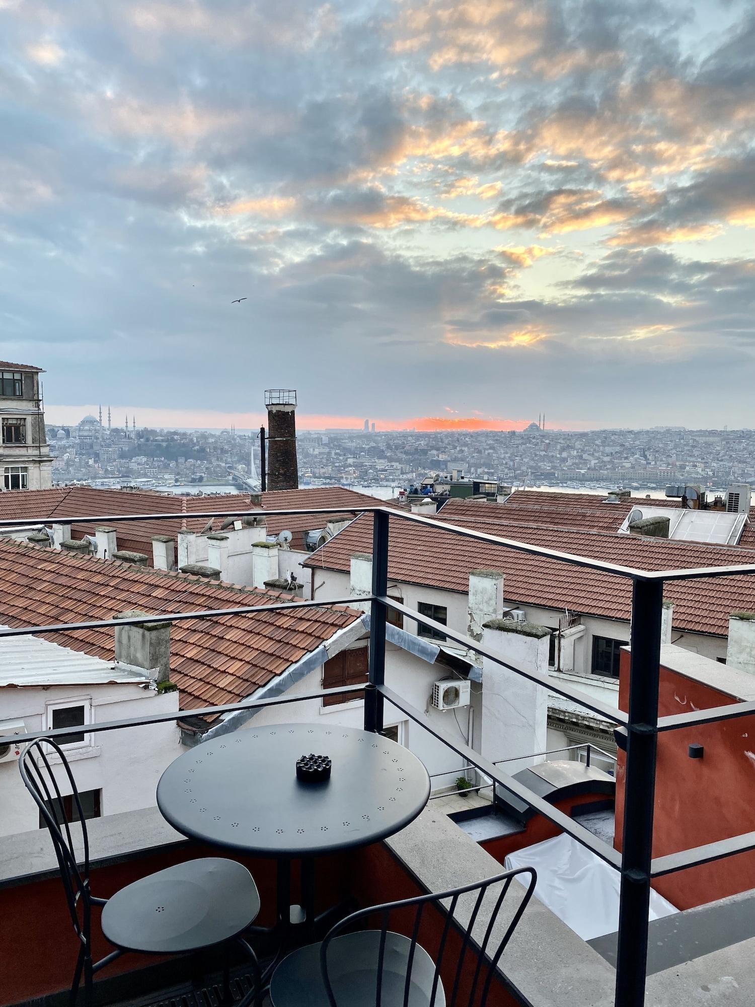 Ruz Hotels Istanbulská provincie Exteriér fotografie View of the Bosphorus from the hotel